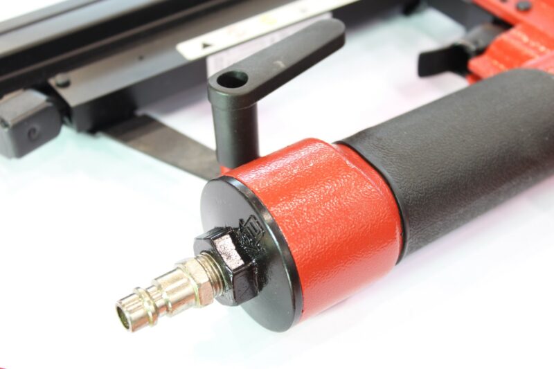 MADER 63700 - Clavadora/ Grapadora Neumática, 32mm, 100psi - Imagen 2