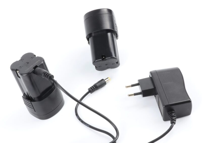 MADER 69384 - Cargador, para Batería, 16.8V - 2.0Ah - Imagen 2